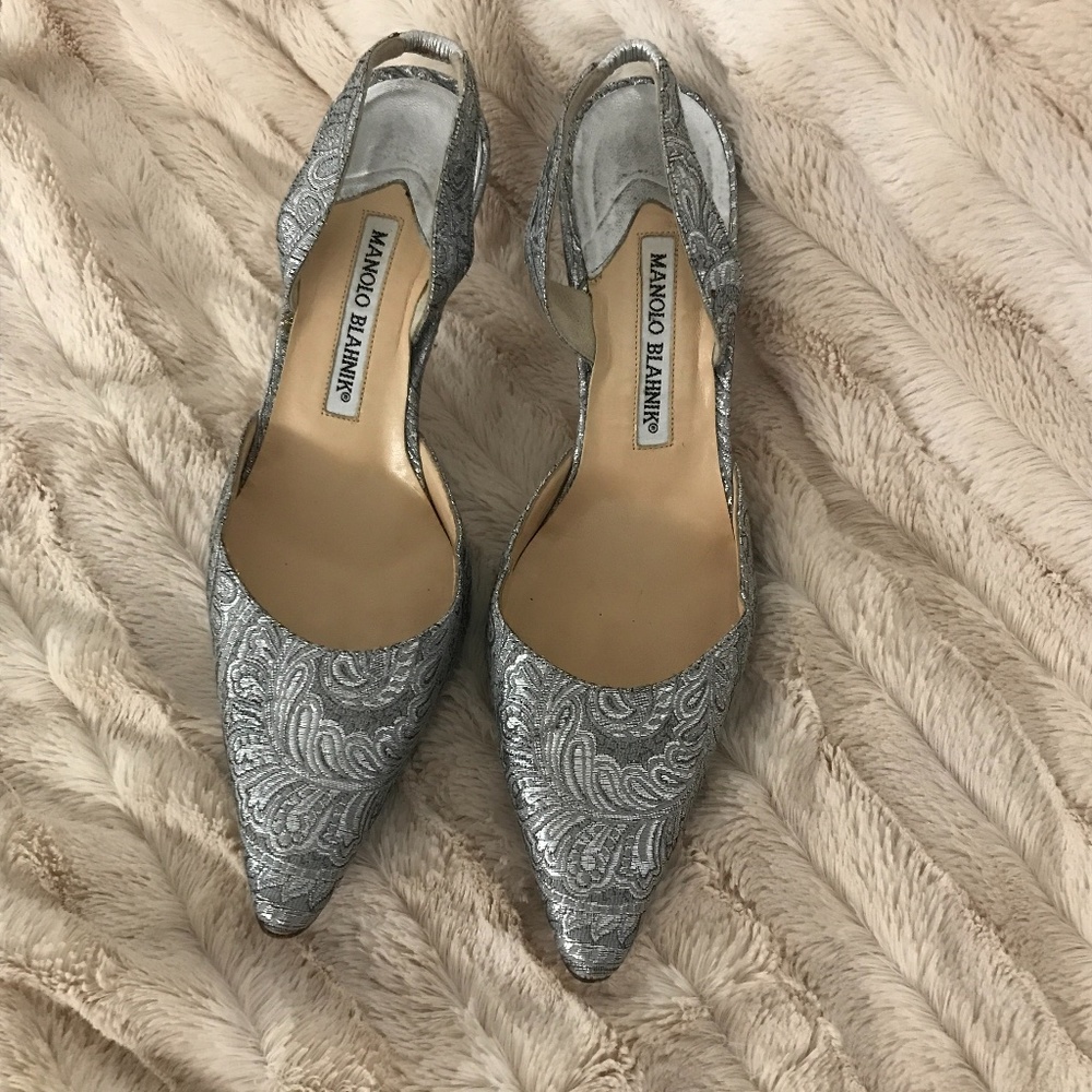 MANOLO BLAHNIK SHUST REDUCED!! GREAT FOR THE HOLIDAYS!!  Silver fabric shoes 6.5